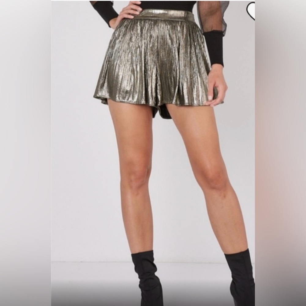Idem Ditto women’s size M milla gold foil‎ shorts new with tags